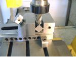 Milling the tool support