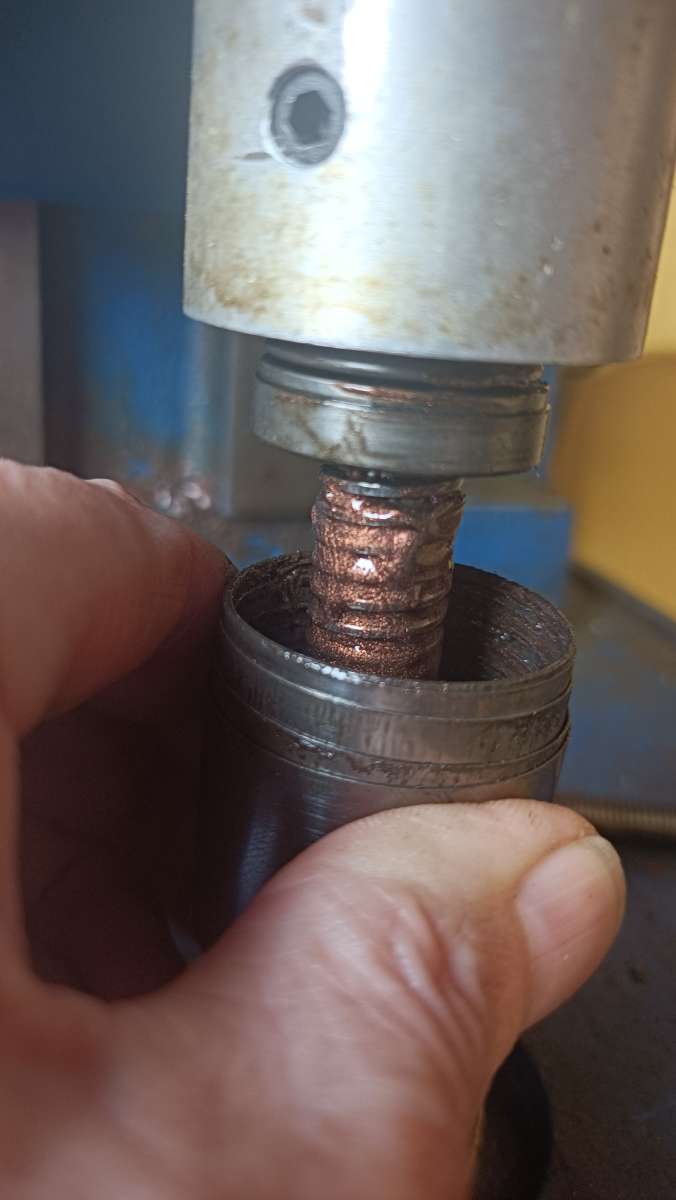 Vert-feed-screw
