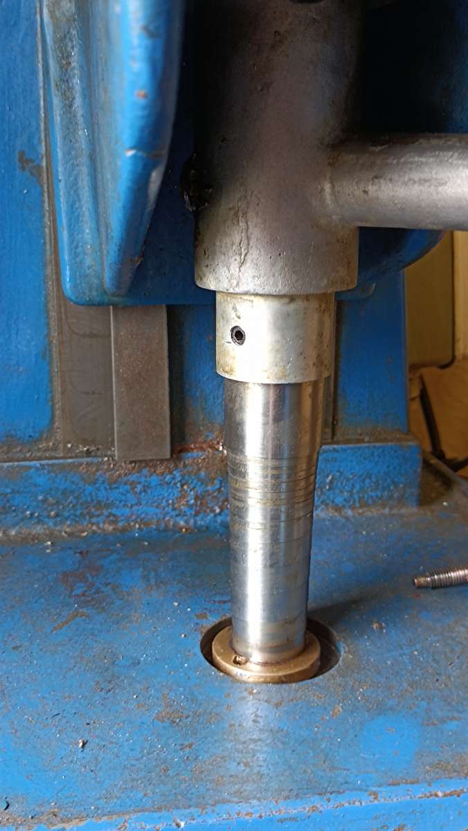Vertical-feed