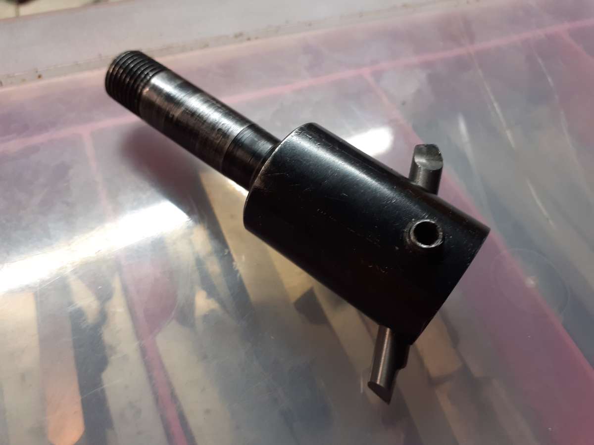 Fly cutter
