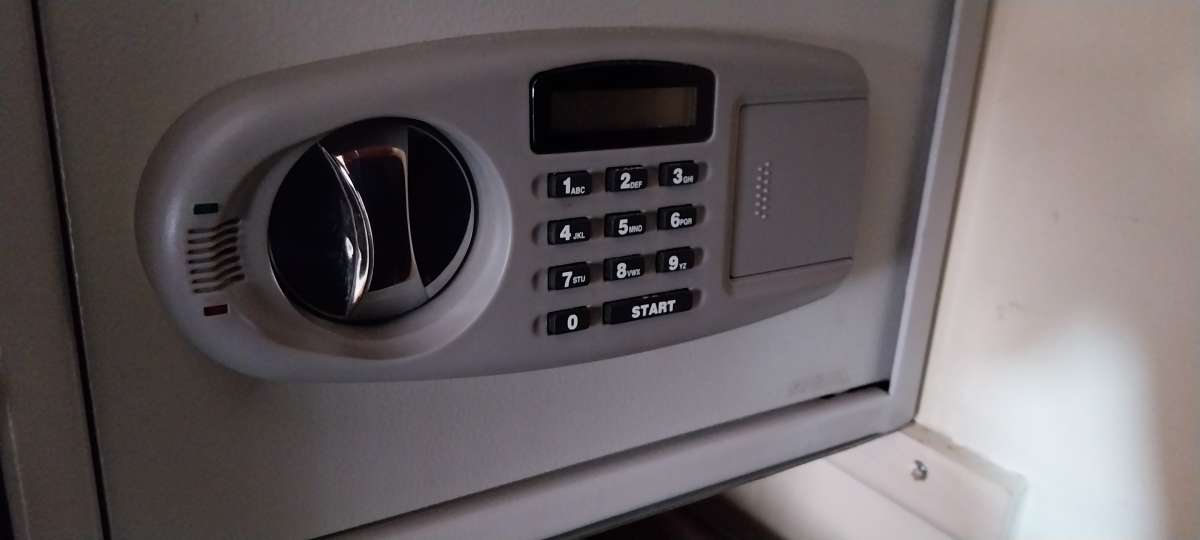 Yale Homesafe 250x350x250