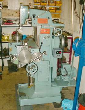 Alexander_Miller_Set_Up_For_Gear_Shaping_02