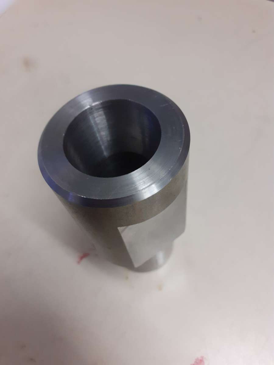 R8Holder01