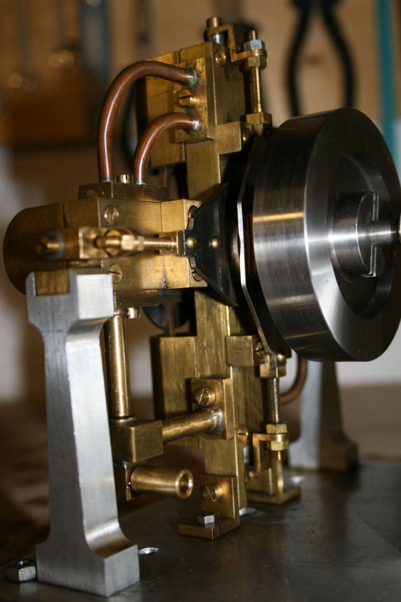 19-04-07-11FourCylSteamEngine11