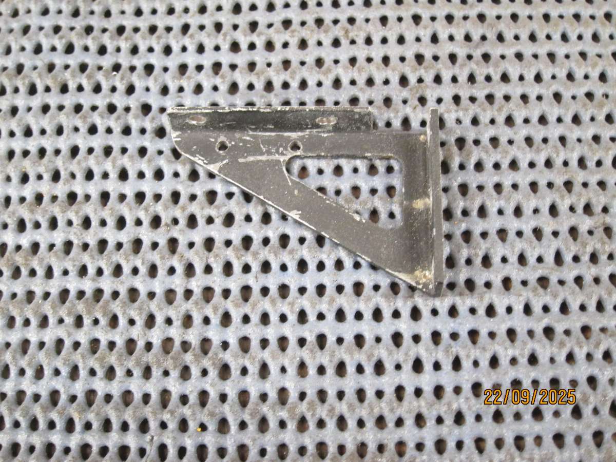 Platform Bracket Hole Correction (2)