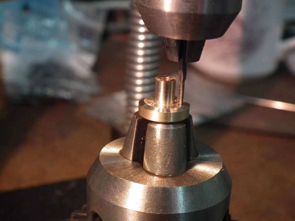 Tapping collet