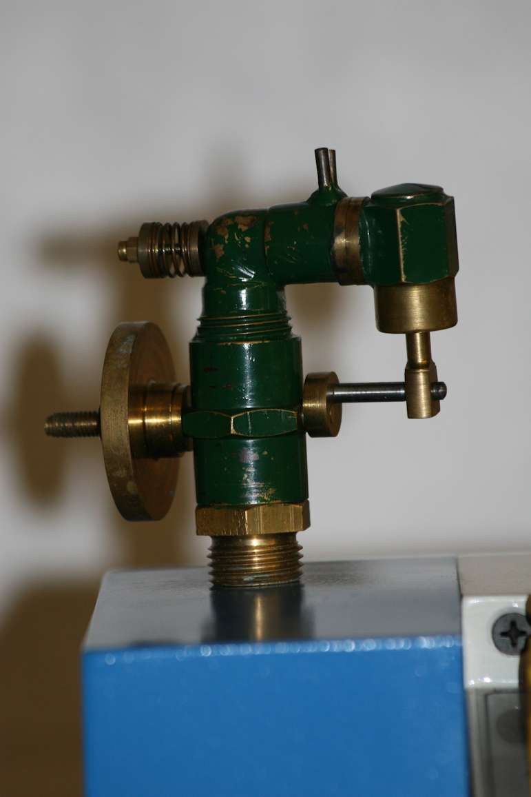30-11-06-10SteamEngineHomeMade1