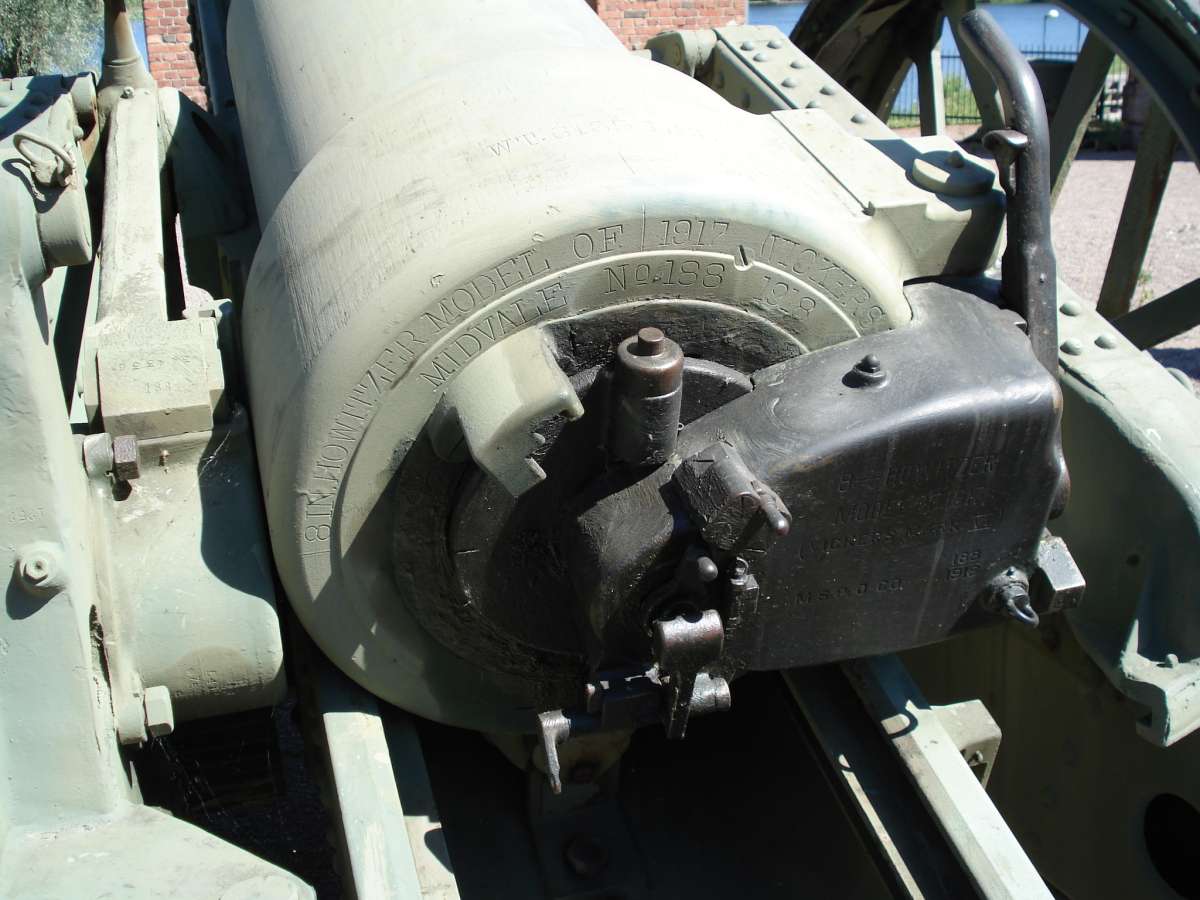 BL_8_Mk_7_8-inch_Howitzer_Hameenlinna_3