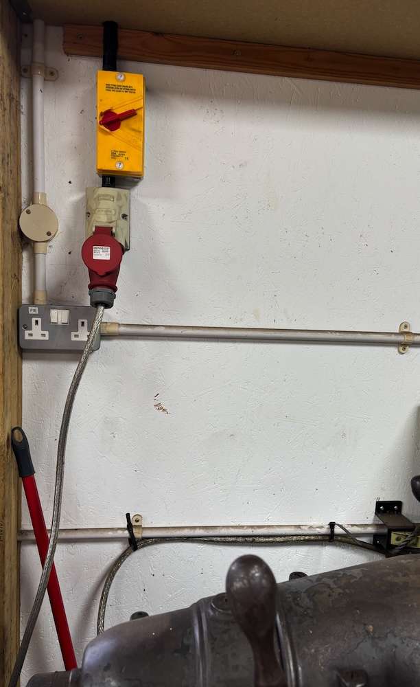 Lewden ISO Isolator