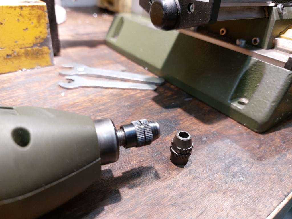 Standard collet nut and MF70 collet nut 1