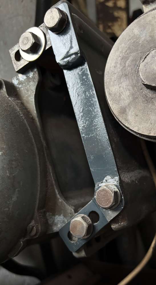 6) Motor Mount R
