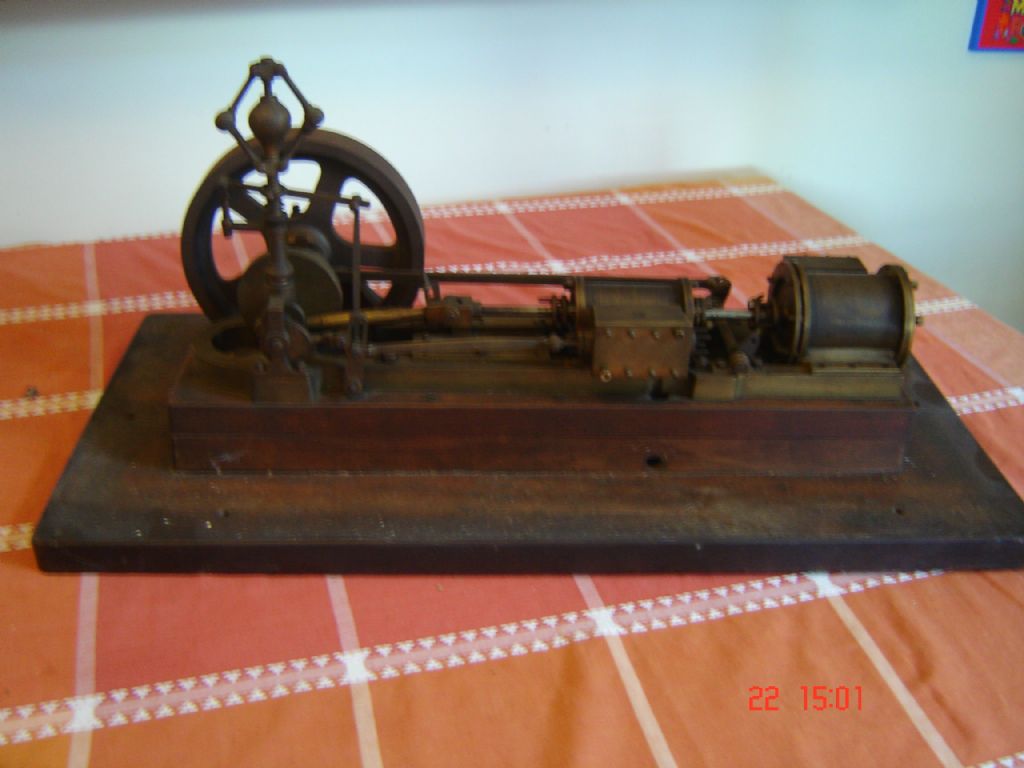 model with flywheel 001.jpg