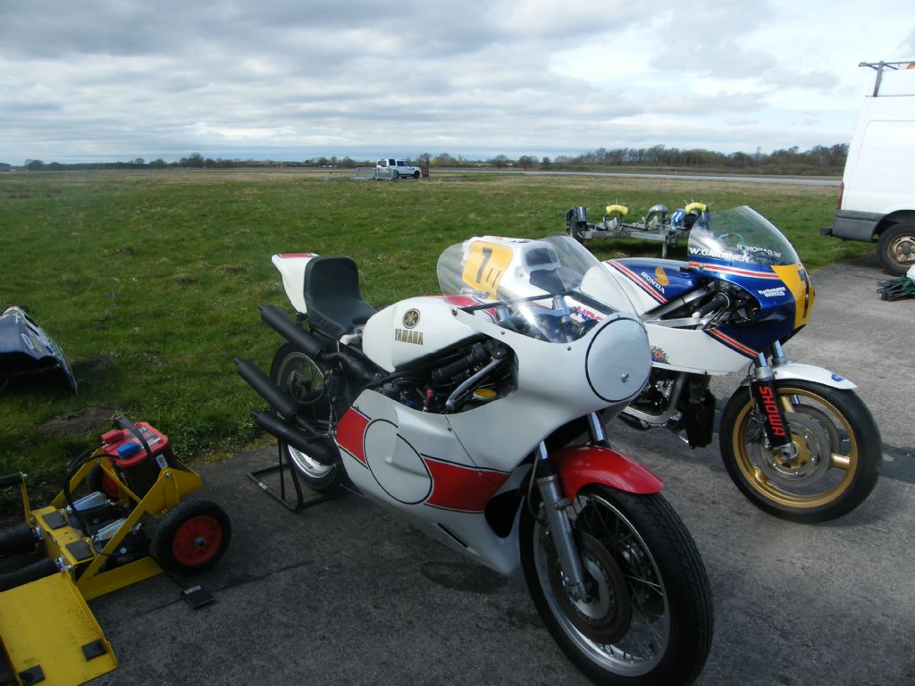 Two strokes Two strokes