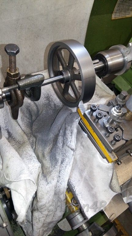 53.vscross machining flywheel concentric to crankshaft (3).jpg